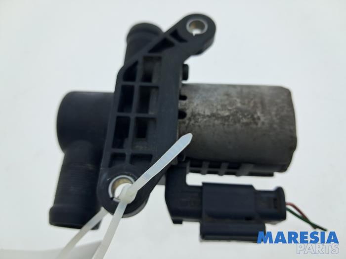 Gebruikte Waterpomp Renault Trafic (1FL/2FL/3FL/4FL) 2.0 dCi 16V 130 Prijs € 60,50 Inclusief btw aangeboden door Maresia Parts
