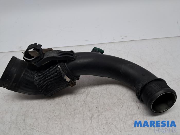 Gebruikte Intercooler Buis Peugeot Boxer (U9) 2.2 HDi 110 Euro 5 Prijs € 90,75 Inclusief btw aangeboden door Maresia Parts