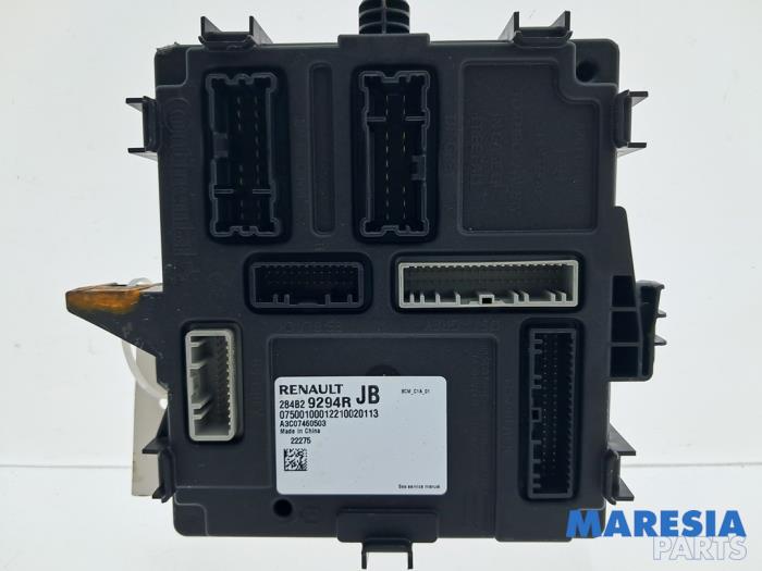 Gebruikte Bodycontrol Module Renault Arkana (RJLL) 1.6 E-Tech 145 16V Prijs € 145,20 Inclusief btw aangeboden door Maresia Parts