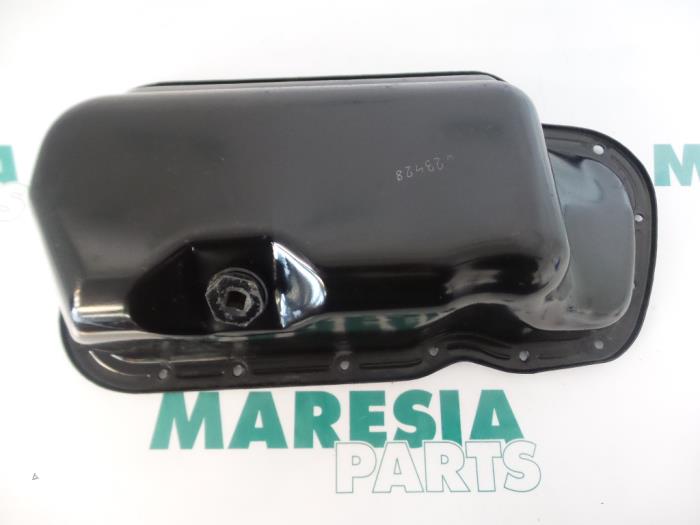 Gebruikte Carterpan Peugeot 206 (2A/C/H/J/S) 1.4 XR,XS,XT,Gentry Prijs € 25,00 Margeregeling aangeboden door Maresia Parts