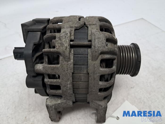 Gebruikte Alternator Renault Twingo III (AH) 1.0 SCe 70 12V Prijs € 60,00 Margeregeling aangeboden door Maresia Parts
