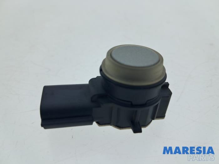 Gebruikte Sensor PDC Renault Espace (RFCJ) 1.6 Tce 200 Prijs € 19,99 Margeregeling aangeboden door Maresia Parts