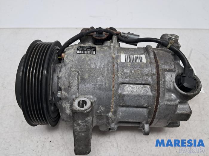Gebruikte Pomp Airco Renault Espace (RFCJ) 1.6 Tce 200 Prijs € 124,99 Margeregeling aangeboden door Maresia Parts