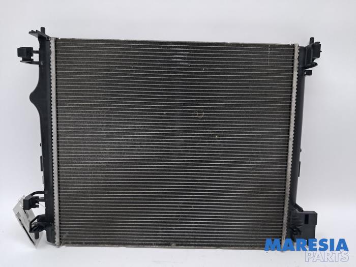 Gebruikte Radiateur Renault Espace (RFCJ) 1.6 Tce 200 Prijs € 100,00 Margeregeling aangeboden door Maresia Parts