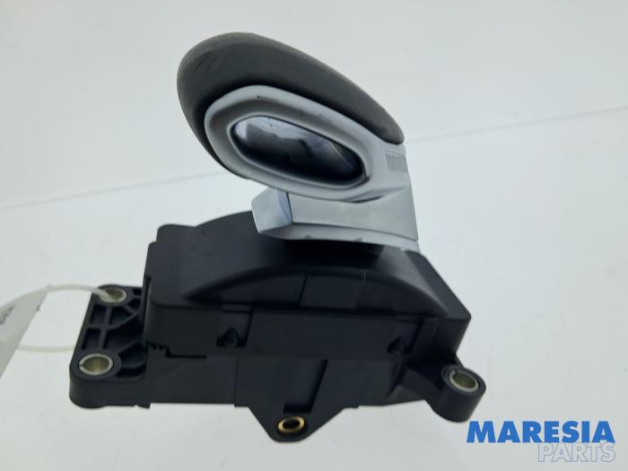 Gebruikte Selectiehendel automaat Renault Captur II (RJB) 1.3 Mild Hybrid 160 16V Prijs € 139,99 Margeregeling aangeboden door Maresia Parts