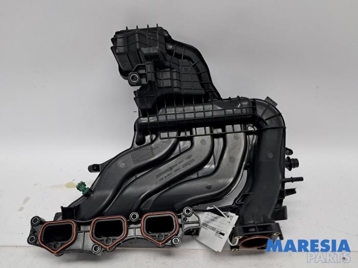 Gebruikte Spruitstuk Inlaat Renault Twingo III (AH) 1.0 SCe 70 12V Prijs € 39,95 Margeregeling aangeboden door Maresia Parts