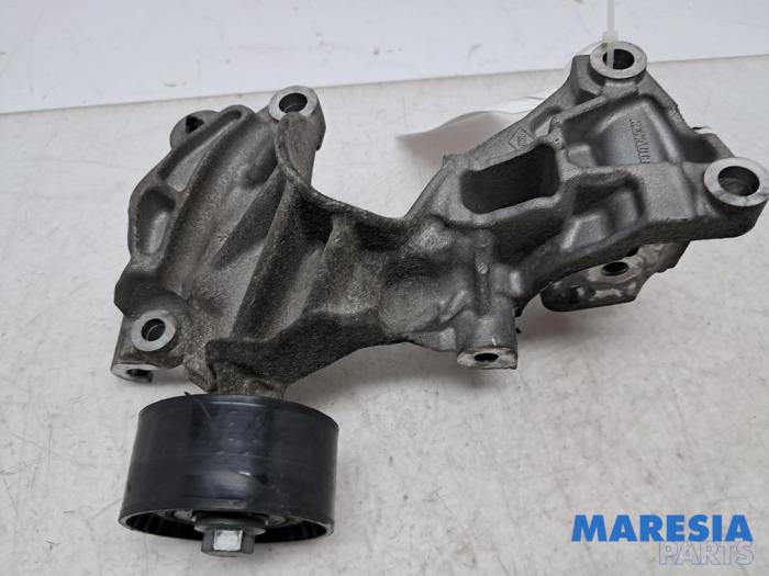 Gebruikte Dynamosteun onder Renault Twingo III (AH) 1.0 SCe 70 12V Prijs € 25,00 Margeregeling aangeboden door Maresia Parts