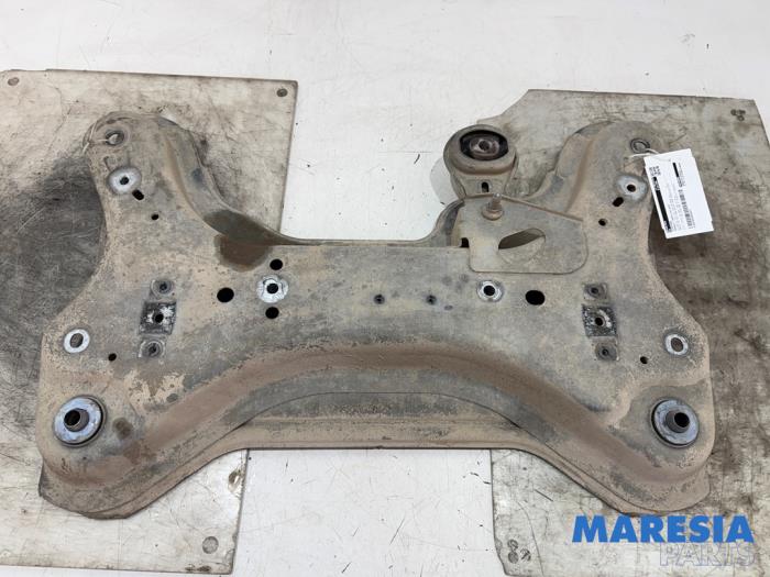 Gebruikte Subframe Renault Trafic (1FL/2FL/3FL/4FL) 1.6 dCi 95 Prijs € 90,75 Inclusief btw aangeboden door Maresia Parts