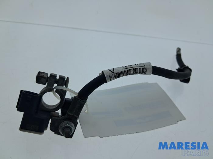 Gebruikte Accu sensor Renault Twingo III (AH) 1.0 SCe 70 12V Prijs € 55,00 Margeregeling aangeboden door Maresia Parts