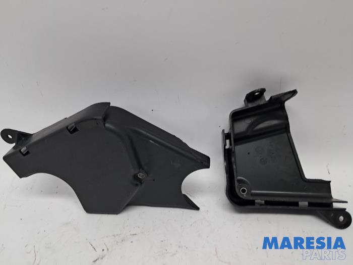 Gebruikte Distributiedeksel Fiat 500C (312) 1.2 69 Prijs € 15,00 Margeregeling aangeboden door Maresia Parts
