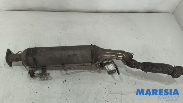 Gebruikte Roetfilter Opel Movano 2.2 D 140 Prijs € 907,50 Inclusief btw aangeboden door Maresia Parts