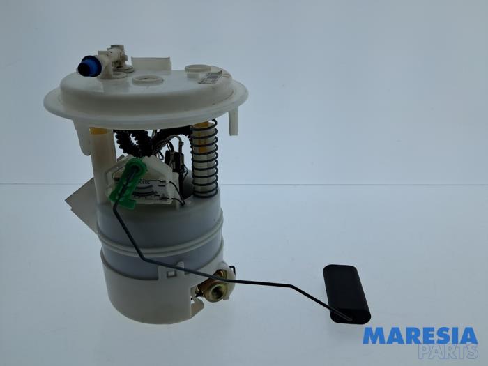 Gebruikte Tank element Pomp Peugeot 307 CC (3B) 2.0 16V Prijs € 35,00 Margeregeling aangeboden door Maresia Parts