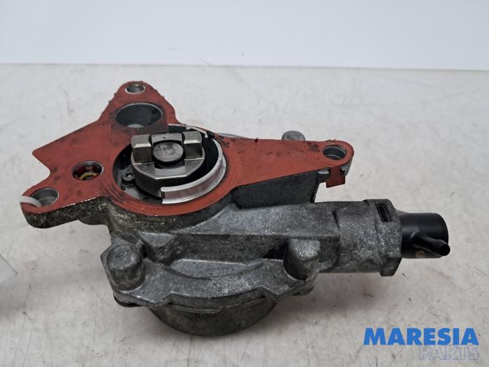Gebruikte Vacuumpomp (Diesel) Renault Trafic (1FL/2FL/3FL/4FL) 1.6 dCi 95 Prijs € 48,34 Inclusief btw aangeboden door Maresia Parts