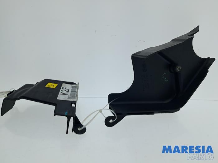 Gebruikte Distributiedeksel Fiat 500 (312) 1.2 Prijs € 15,00 Margeregeling aangeboden door Maresia Parts