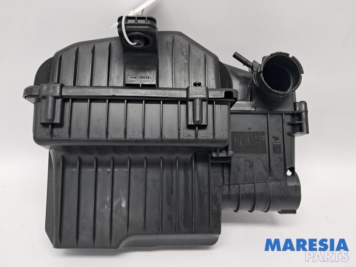 Gebruikte Luchtfilterhuis Peugeot 208 I (CA/CC/CK/CL) 1.0 Vti 12V PureTech Prijs € 19,95 Margeregeling aangeboden door Maresia Parts