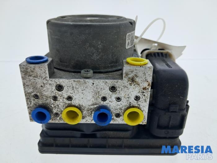 Gebruikte ABS Pomp Peugeot 208 I (CA/CC/CK/CL) 1.0 Vti 12V PureTech Prijs € 124,99 Margeregeling aangeboden door Maresia Parts