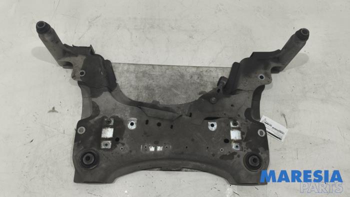 Gebruikte Subframe Renault Megane III CC (EZ) 1.4 16V TCe 130 Prijs € 74,00 Margeregeling aangeboden door Maresia Parts