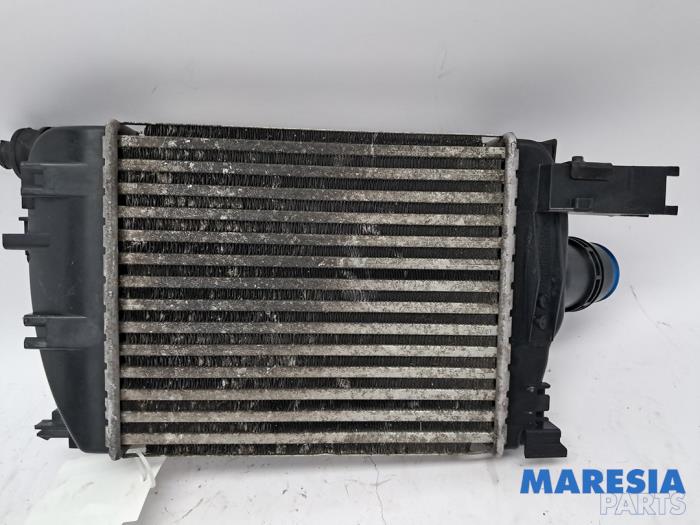 Gebruikte Intercooler Renault Clio IV Estate/Grandtour (7R) 0.9 Energy TCE 90 12V Prijs € 50,00 Margeregeling aangeboden door Maresia Parts