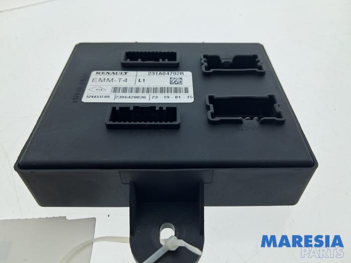 Gebruikte Module Bodycontrol Renault Clio IV Estate/Grandtour (7R) 0.9 Energy TCE 12V Prijs € 69,99 Margeregeling aangeboden door Maresia Parts
