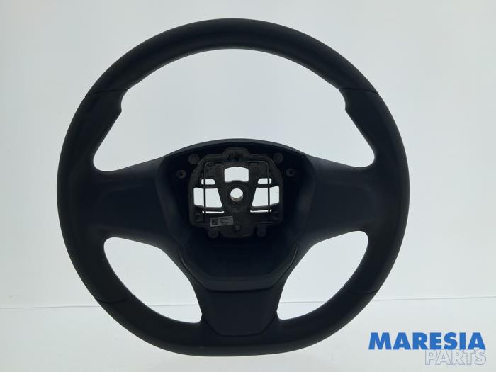 Gebruikte Stuurwiel Opel Vivaro Combi 2.0 CDTI 180 Prijs € 72,60 Inclusief btw aangeboden door Maresia Parts