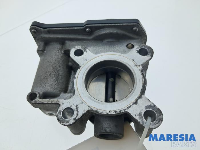 Gebruikte Gasklephuis Renault Clio IV Estate/Grandtour (7R) 0.9 Energy TCE 12V Prijs € 19,99 Margeregeling aangeboden door Maresia Parts