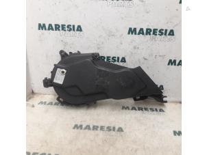 Gebruikte Distributiedeksel Peugeot 307 SW (3H) 2.0 HDi 135 16V FAP Prijs € 20,00 Margeregeling aangeboden door Maresia Parts