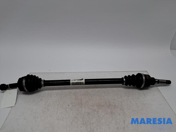 Gebruikte Steekas rechts-voor Peugeot 208 I (CA/CC/CK/CL) 1.0 Vti 12V PureTech Prijs € 50,00 Margeregeling aangeboden door Maresia Parts