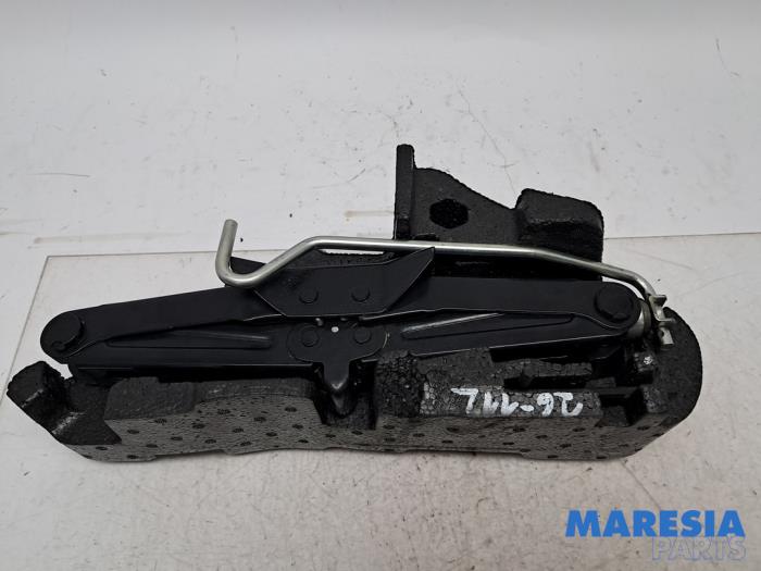 Gebruikte Krikset Renault Megane III CC (EZ) 1.4 16V TCe 130 Prijs € 65,00 Margeregeling aangeboden door Maresia Parts