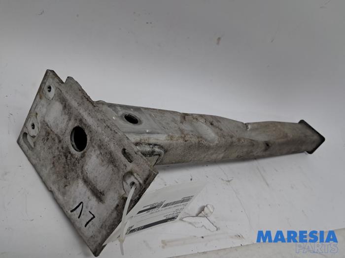 Gebruikte Frontdeel steun Peugeot RCZ (4J) 1.6 16V THP Prijs € 25,00 Margeregeling aangeboden door Maresia Parts