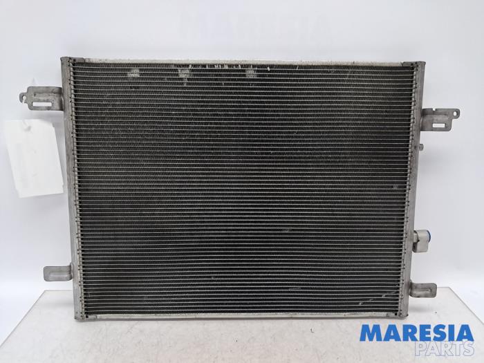 Gebruikte Airco Condensor Renault Zoé (AG) 46kW Prijs € 70,00 Margeregeling aangeboden door Maresia Parts