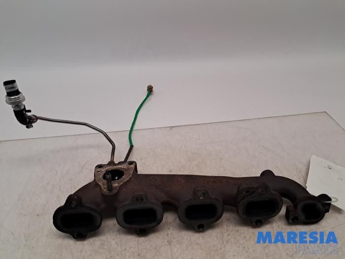 Gebruikte Spruitstuk Uitlaat Renault Trafic (1FL/2FL/3FL/4FL) 1.6 dCi 95 Prijs € 72,54 Inclusief btw aangeboden door Maresia Parts