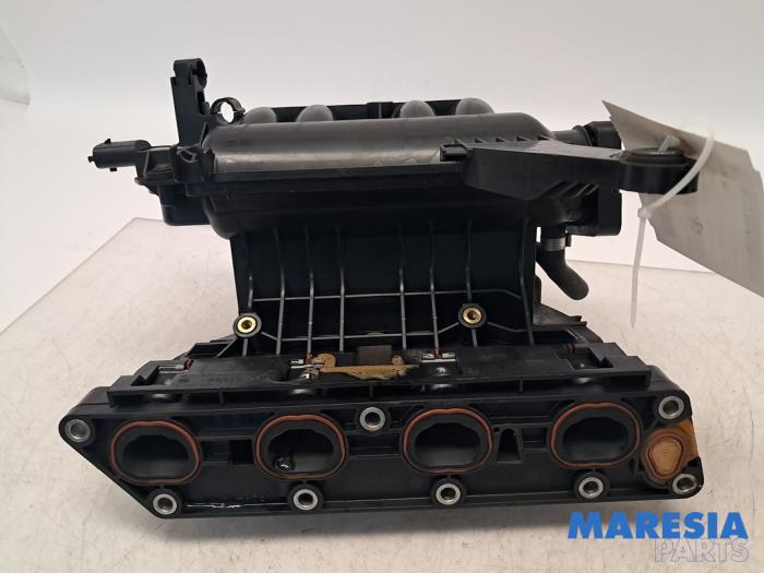 Gebruikte Spruitstuk Inlaat Fiat 500 (312) 1.4 16V Prijs € 75,00 Margeregeling aangeboden door Maresia Parts