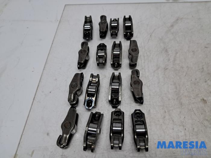 Gebruikte Tuimelaar Renault Master III (FV) 2.3 dCi 125 16V FWD Prijs € 87,73 Inclusief btw aangeboden door Maresia Parts