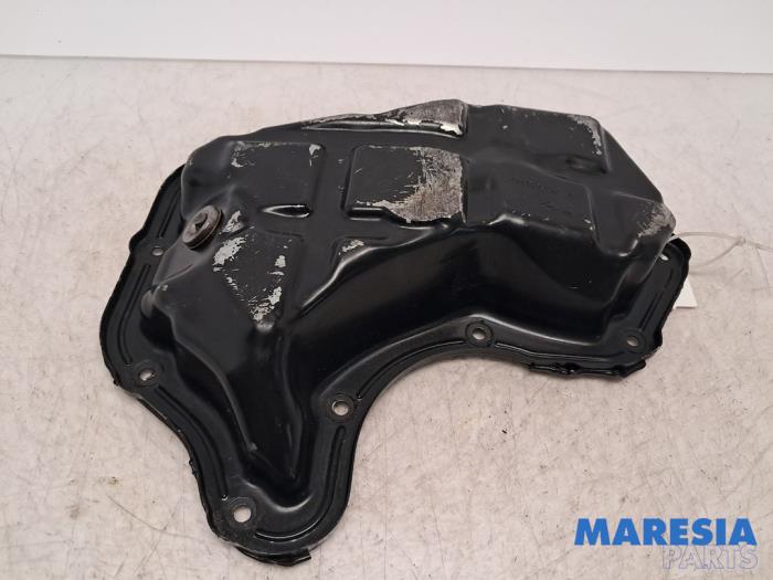 Gebruikte Carterpan Renault Megane IV Estate (RFBK) 1.3 TCE 140 16V Prijs € 35,00 Margeregeling aangeboden door Maresia Parts
