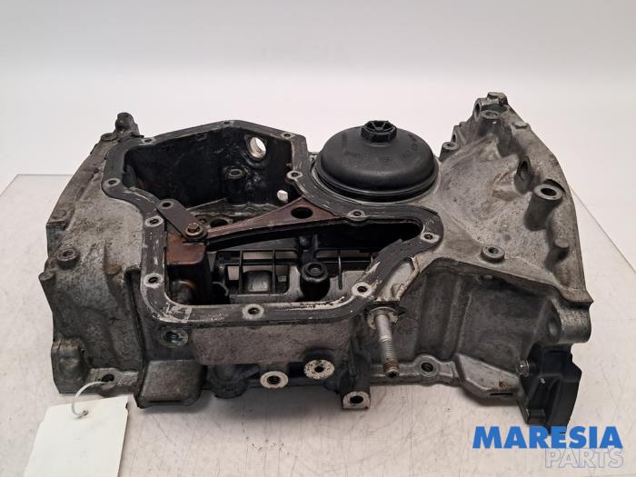 Gebruikte Carterpan Renault Megane IV Estate (RFBK) 1.3 TCE 140 16V Prijs € 105,00 Margeregeling aangeboden door Maresia Parts