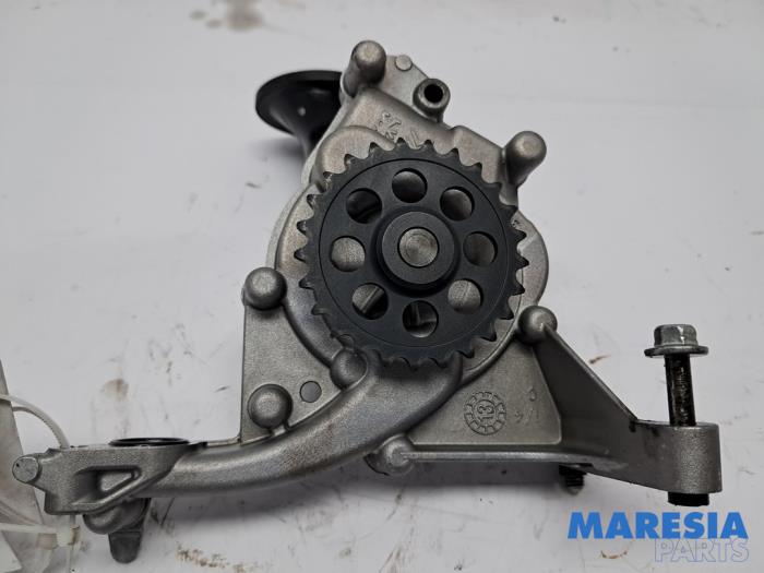 Gebruikte Oliepomp Peugeot 2008 (CU) 1.2 Vti 12V PureTech 82 Prijs € 89,95 Margeregeling aangeboden door Maresia Parts