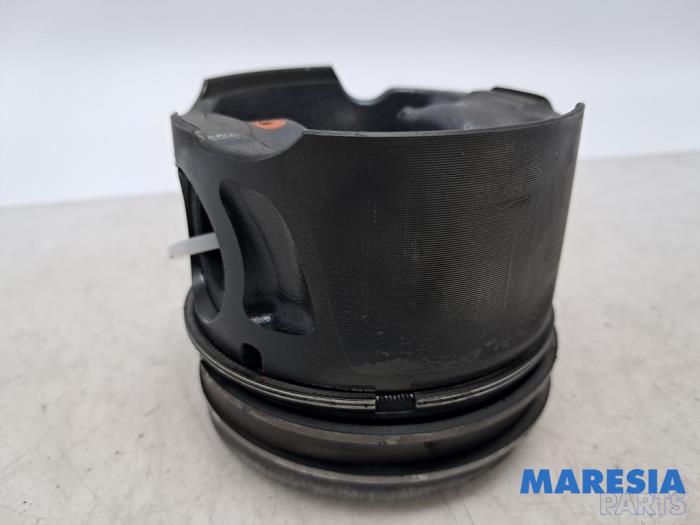 Gebruikte Zuiger Toyota ProAce 2.0 D-4D 122 16V Worker Prijs € 48,39 Inclusief btw aangeboden door Maresia Parts