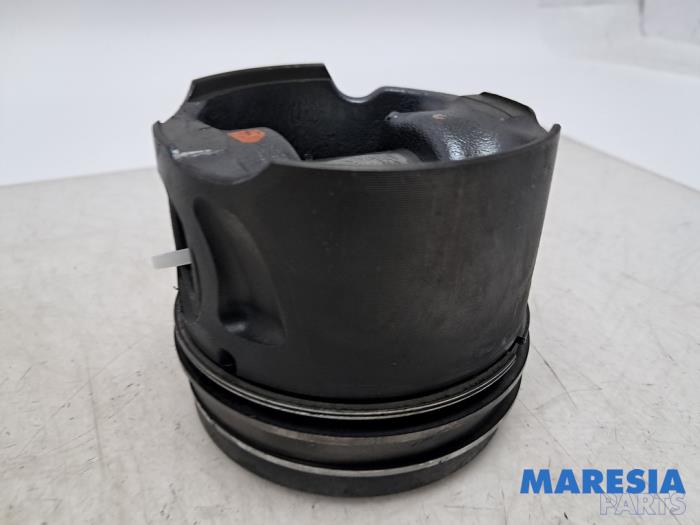 Gebruikte Zuiger Toyota ProAce 2.0 D-4D 122 16V Worker Prijs € 48,39 Inclusief btw aangeboden door Maresia Parts
