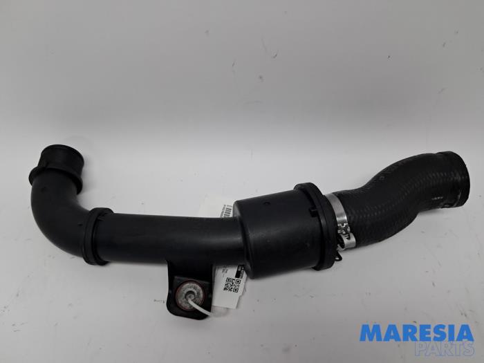 Gebruikte Intercooler Buis Alfa Romeo Giulietta (940) 1.4 TB 16V MultiAir Prijs € 44,99 Margeregeling aangeboden door Maresia Parts