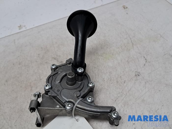 Gebruikte Oliepomp Peugeot 208 I (CA/CC/CK/CL) 1.2 Vti 12V PureTech 82 Prijs € 89,95 Margeregeling aangeboden door Maresia Parts