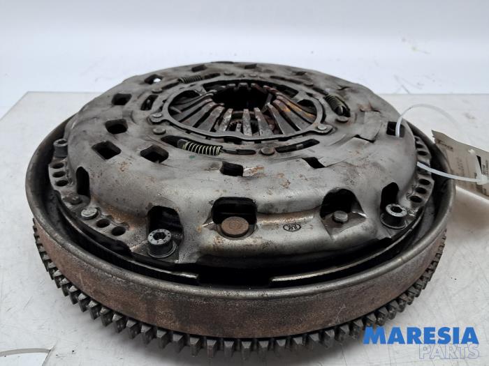 Gebruikte Dubbele massa vliegwiel Fiat Ducato (250) 2.3 D 150 Multijet Prijs € 393,25 Inclusief btw aangeboden door Maresia Parts