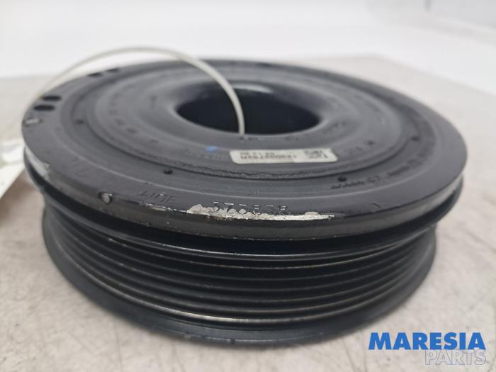 Gebruikte Krukas Poelie Renault Trafic (1FL/2FL/3FL/4FL) 1.6 dCi 95 Prijs € 36,29 Inclusief btw aangeboden door Maresia Parts