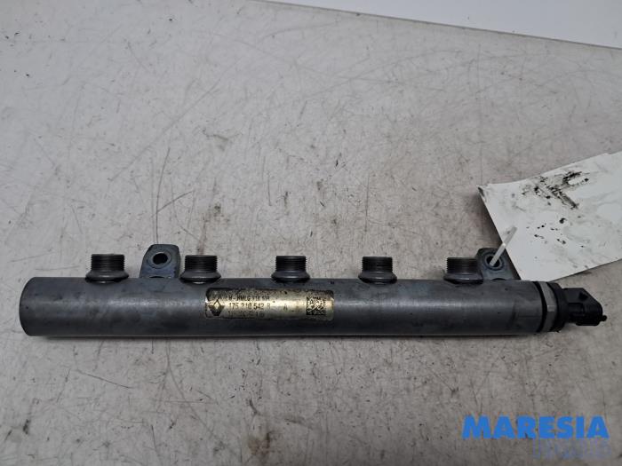 Gebruikte Injector brug Renault Trafic (1FL/2FL/3FL/4FL) 1.6 dCi 95 Prijs € 90,75 Inclusief btw aangeboden door Maresia Parts