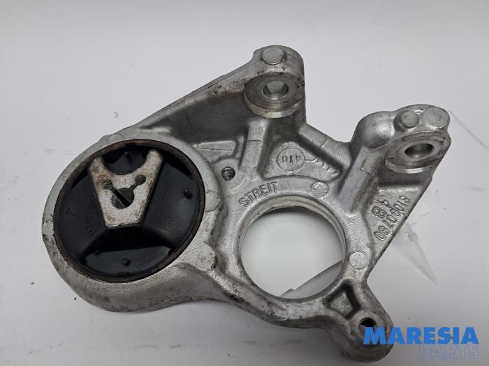 Gebruikte Motorsteun Peugeot 308 CC (4B) 1.6 16V THP 155 Prijs € 40,00 Margeregeling aangeboden door Maresia Parts