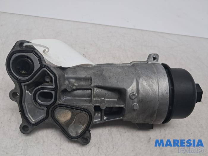 Gebruikte Oliefilterhouder Citroen Berlingo Cinqspace, Multispace 1.6 VTi 120 16V Prijs € 54,99 Margeregeling aangeboden door Maresia Parts