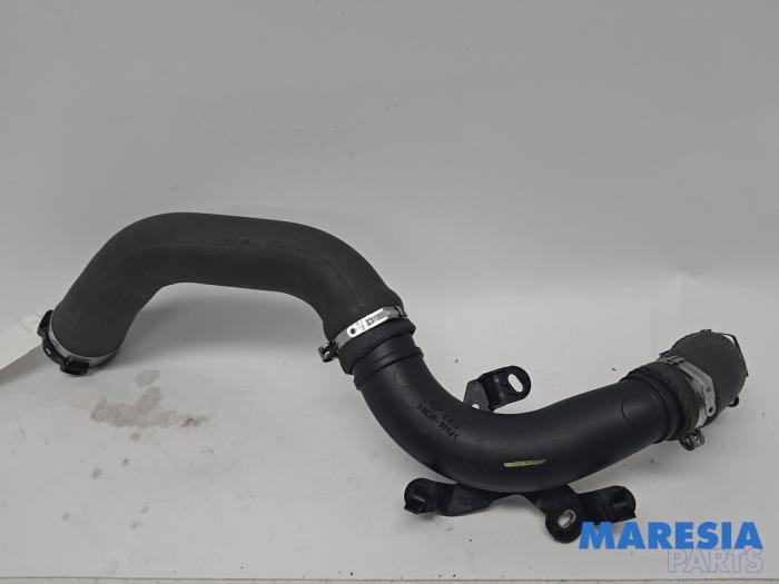 Gebruikte Intercooler Slang Renault Captur I (2R) 1.2 TCE 16V EDC Prijs € 70,00 Margeregeling aangeboden door Maresia Parts