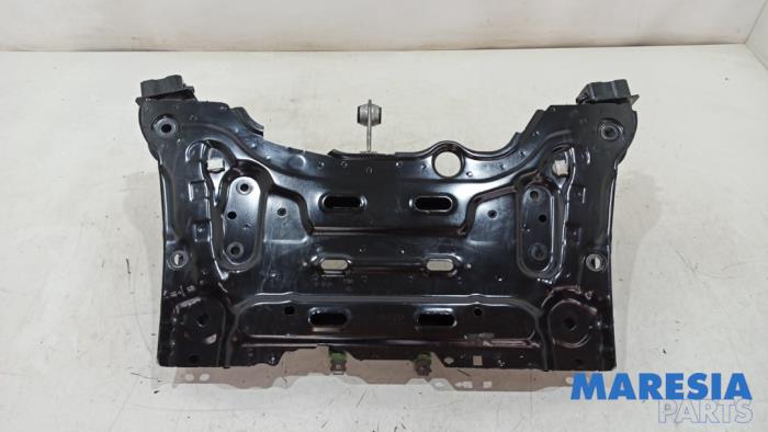Gebruikte Subframe Renault Talisman Estate (RFDK) 1.3 TCE 160 16V Prijs € 195,00 Margeregeling aangeboden door Maresia Parts