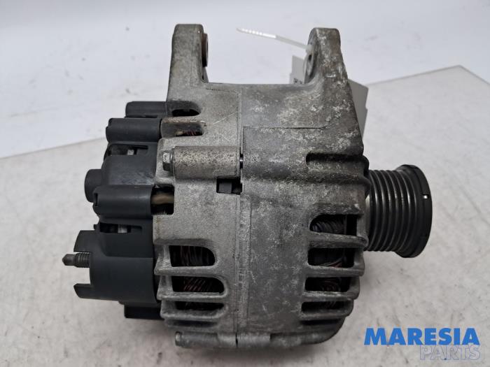 Gebruikte Dynamo Renault Megane III Grandtour (KZ) 1.2 16V TCE 115 Prijs € 65,00 Margeregeling aangeboden door Maresia Parts