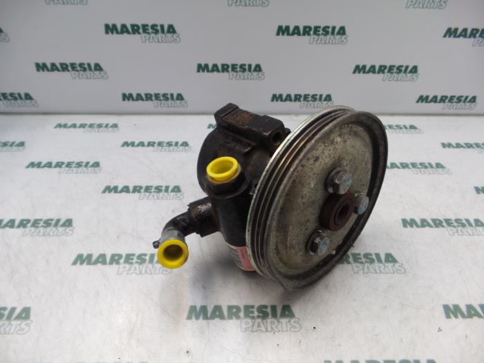 Gebruikte Servopomp Fiat Doblo (223A/119) 1.4 Prijs € 85,00 Margeregeling aangeboden door Maresia Parts