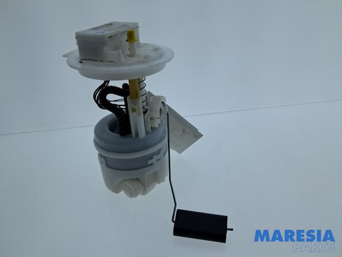 Gebruikte Tank element Pomp Renault Talisman Estate (RFDK) 1.3 TCE 160 16V Prijs € 85,00 Margeregeling aangeboden door Maresia Parts